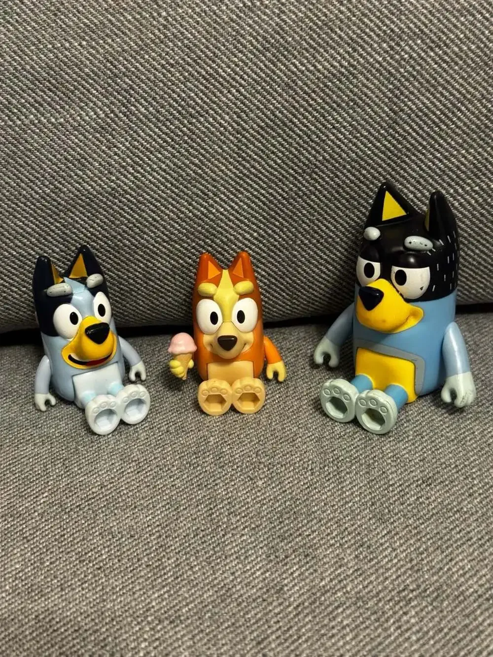 3PC Moose Toys Bluey Family Bandit, Bluey & Bingo Action Figures Ludo Studio